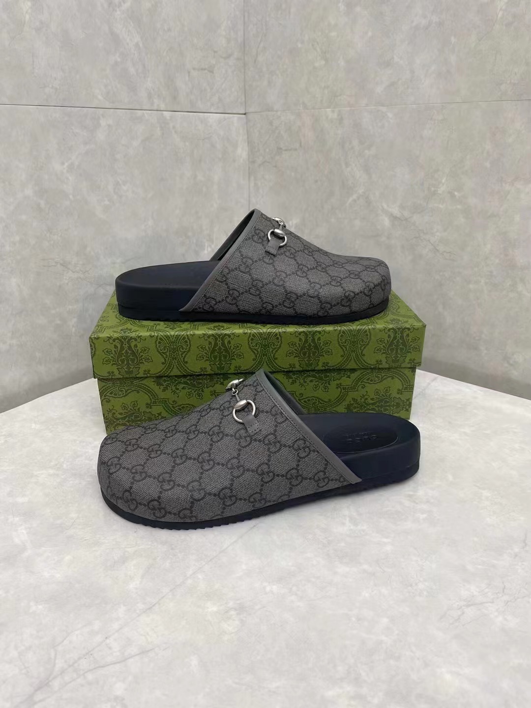 G*u*i slippers(aaa)-460