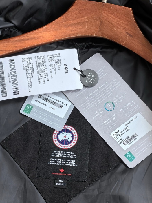 Can*a Go*e jacket-003