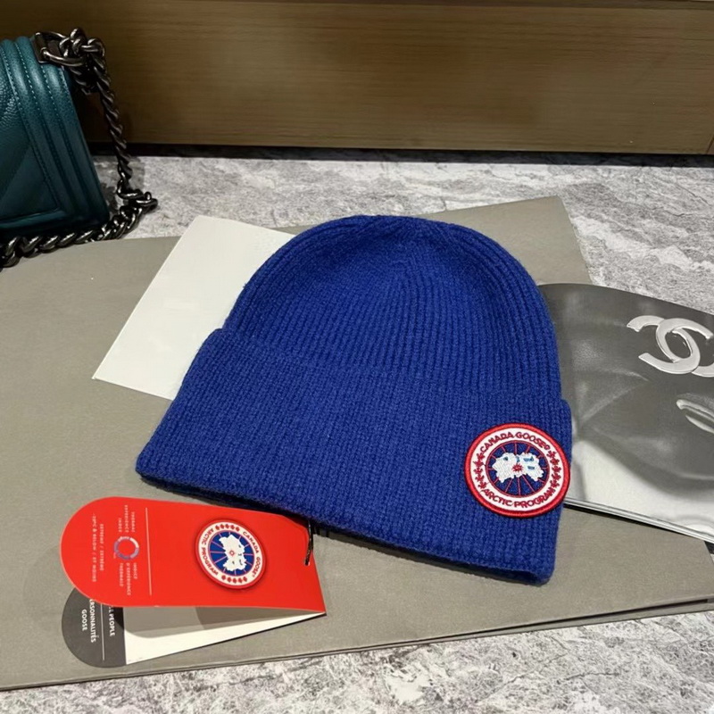 Can*a Go*e beanies-022