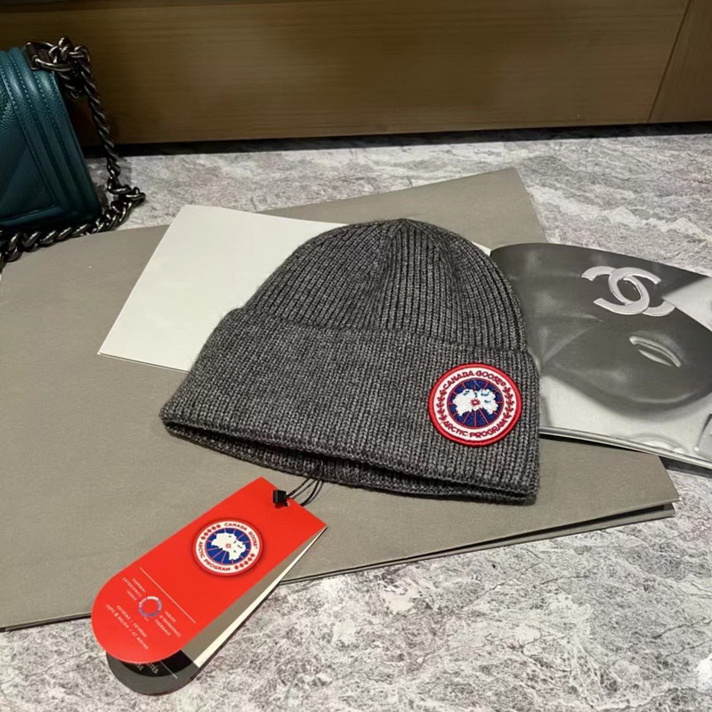 Can*a Go*e beanies-025