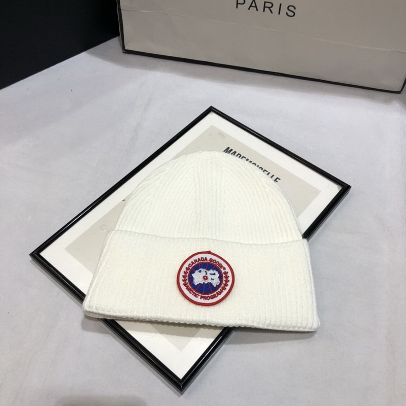 Can*a Go*e beanies-036