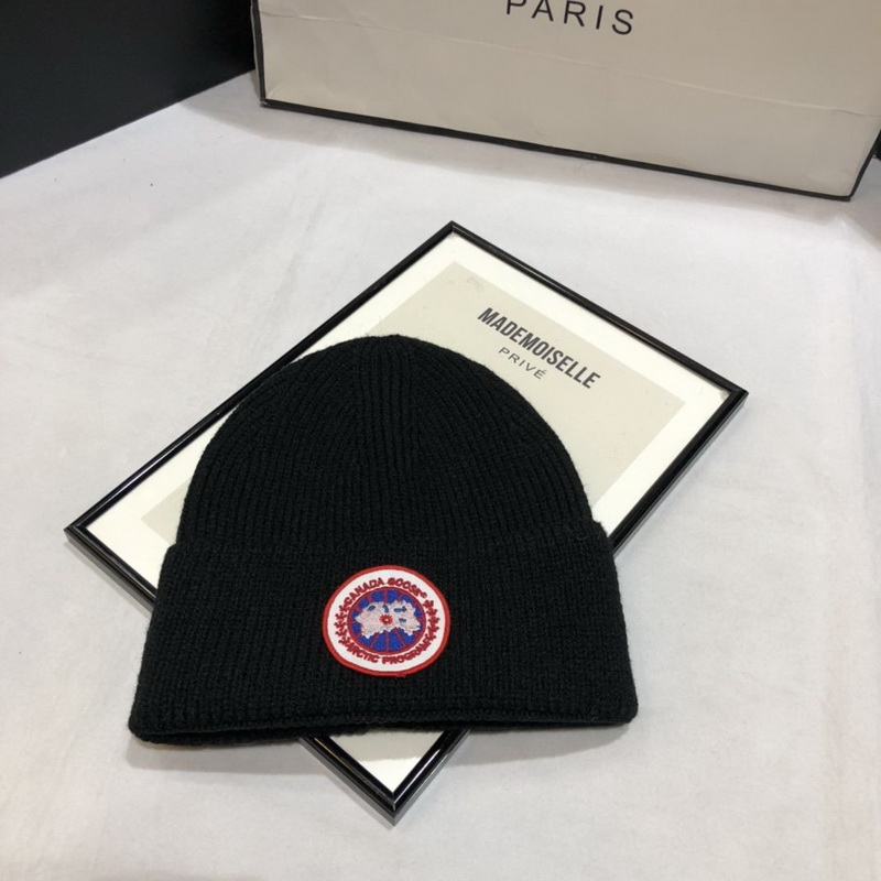 Can*a Go*e beanies-038