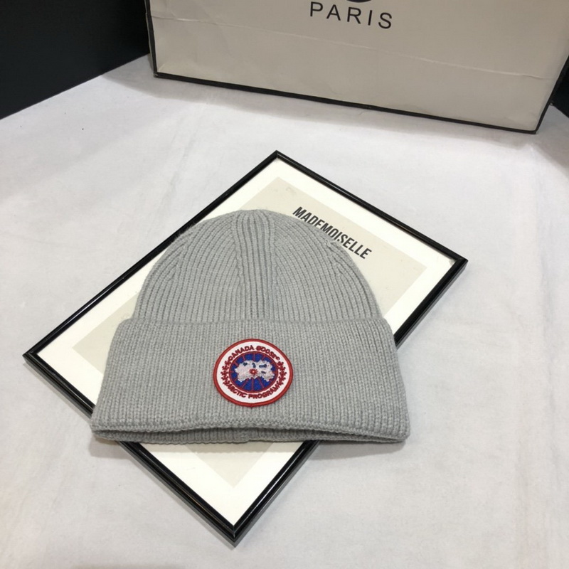 Can*a Go*e beanies-039