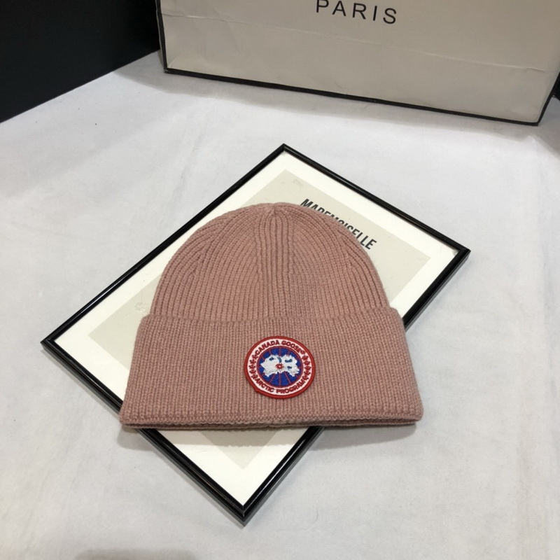 Can*a Go*e beanies-040