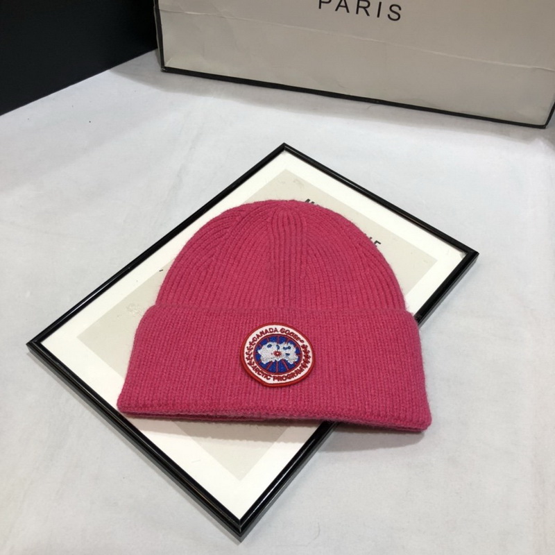 Can*a Go*e beanies-041