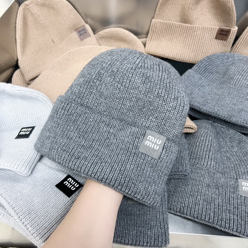 M*um*u beanies-039