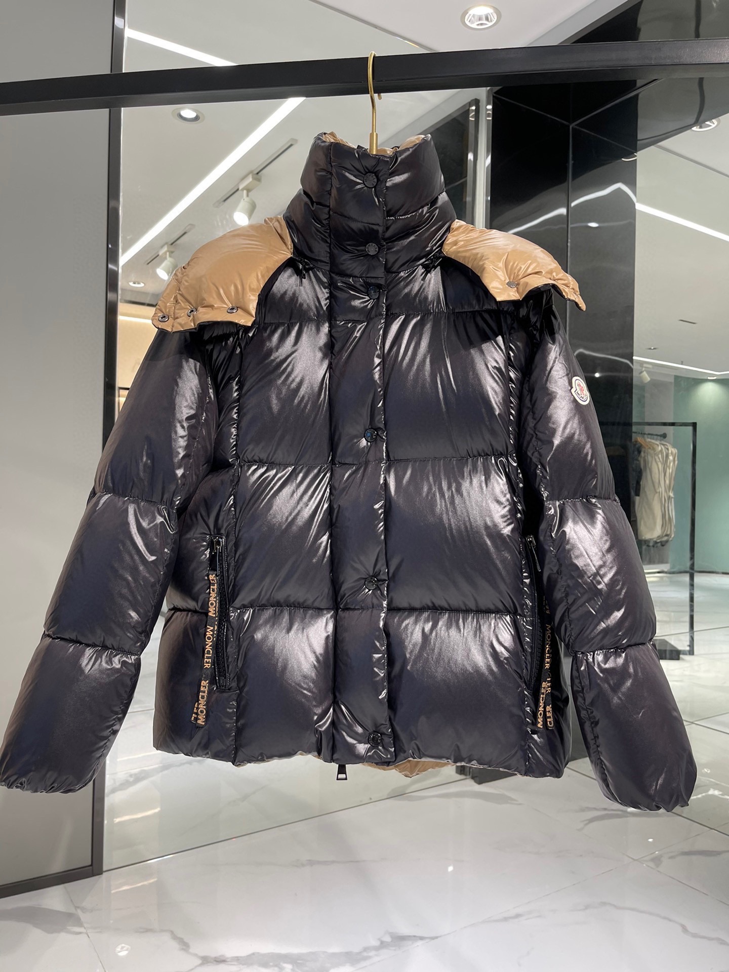 Moncler Coat(Women)-014