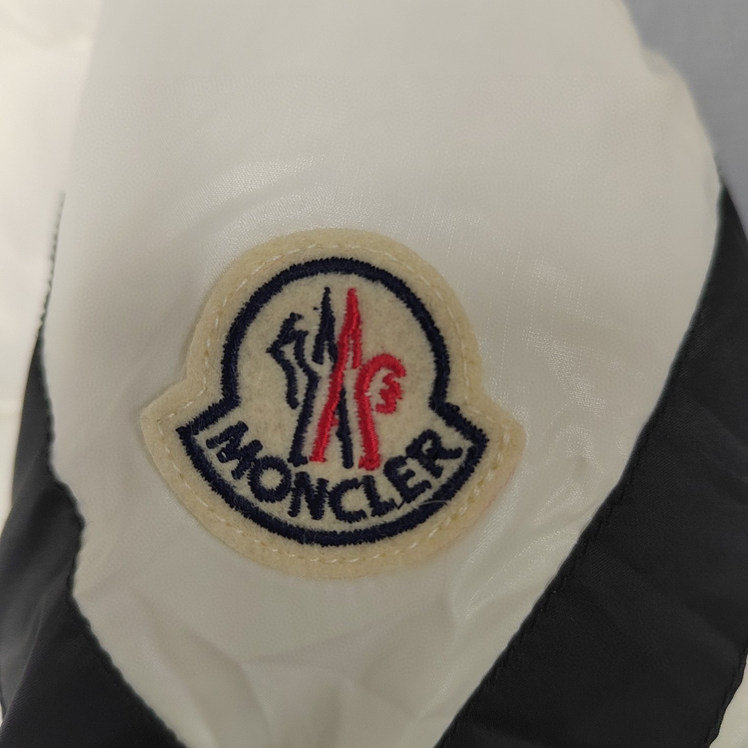Moncler Coat-153