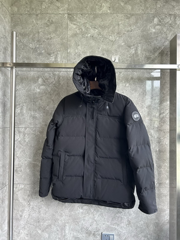 Can*a Go*e coat-233