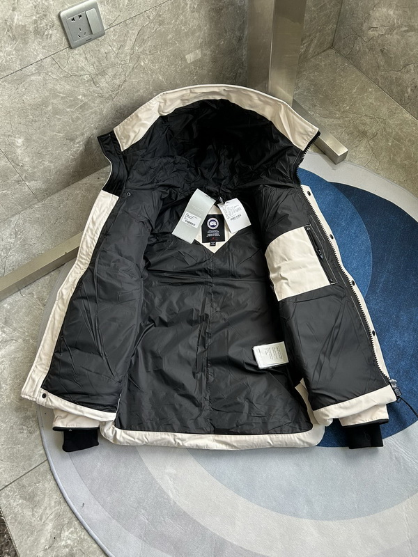 Can*a Go*e coat-234