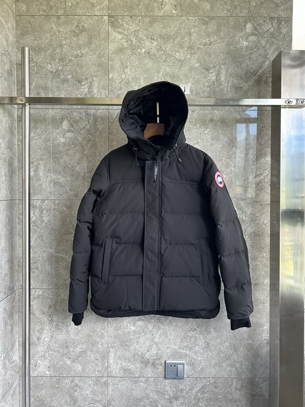 Can*a Go*e coat-236