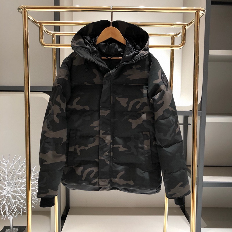 Can*a Go*e coat-242