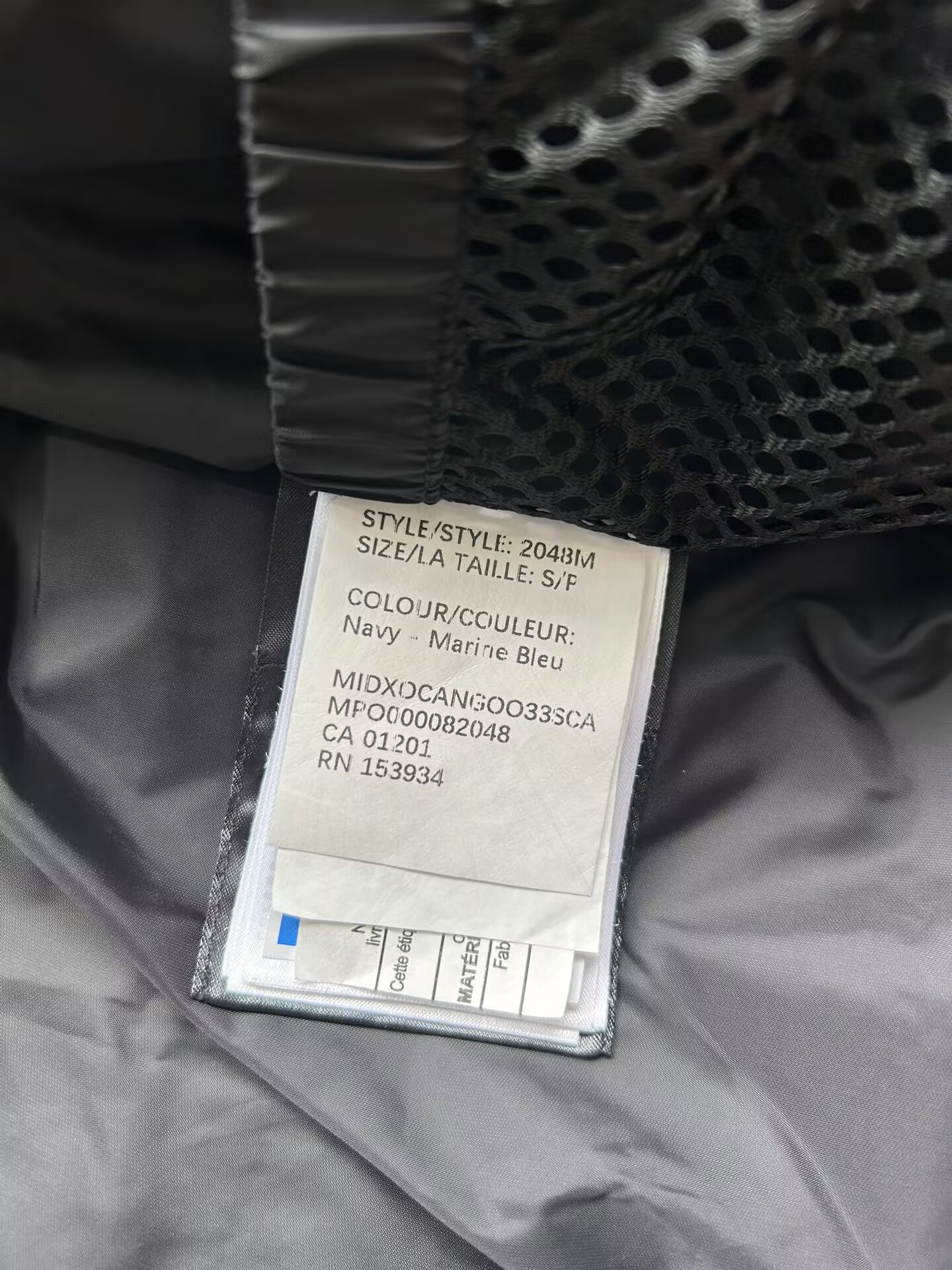 Can*a Go*e coat-365