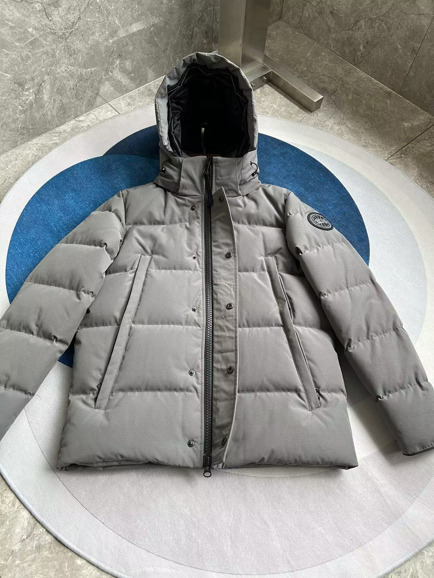 Can*a Go*e coat-366