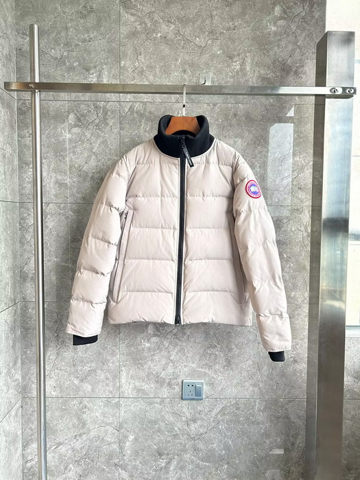 Can*a Go*e coat-251