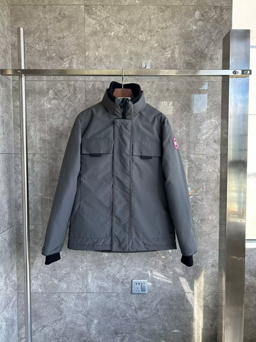 Can*a Go*e coat-254
