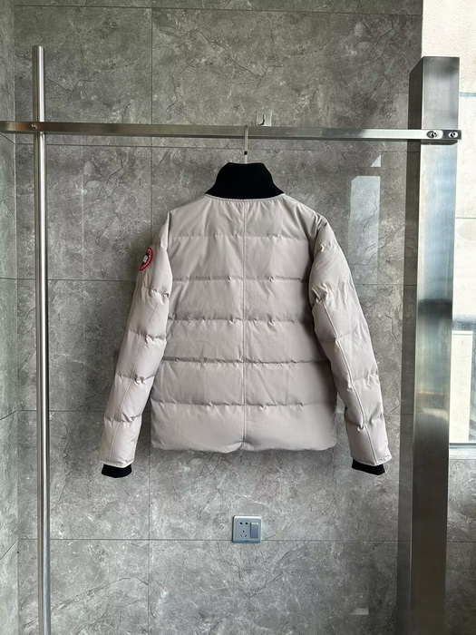 Can*a Go*e coat-251