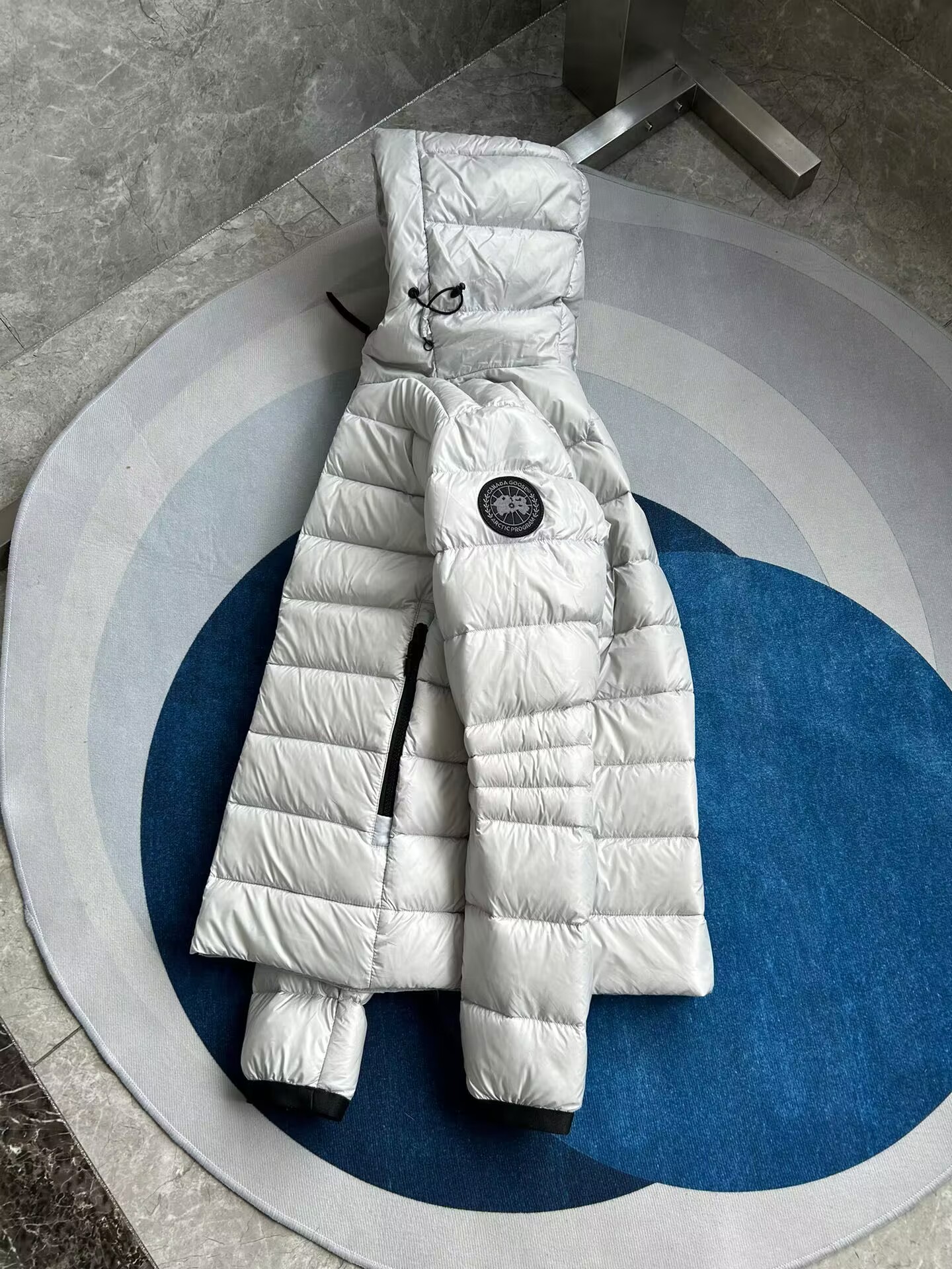 Can*a Go*e coat-261