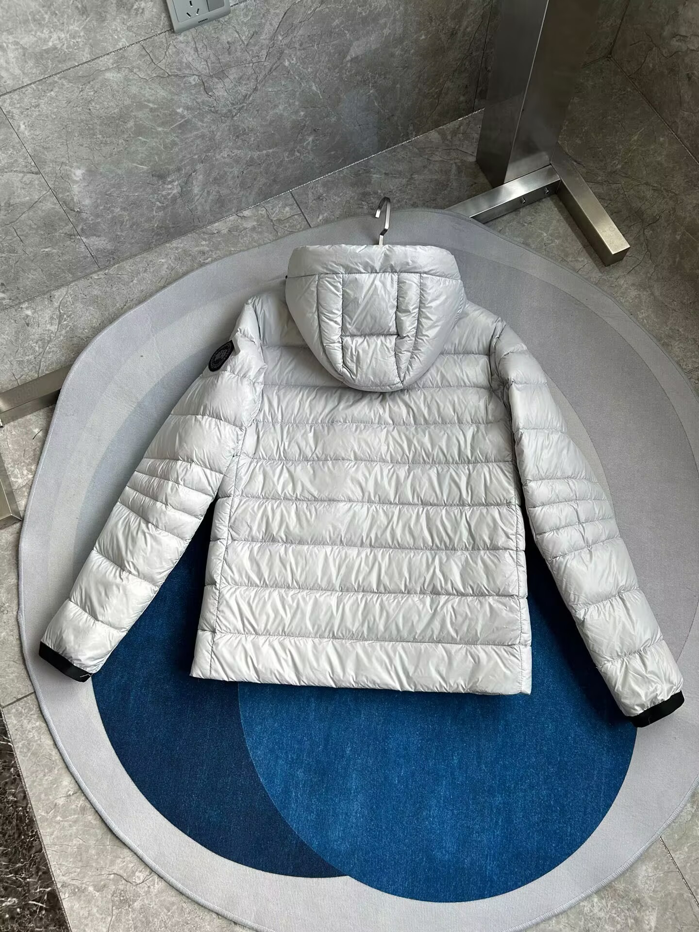 Can*a Go*e coat-261