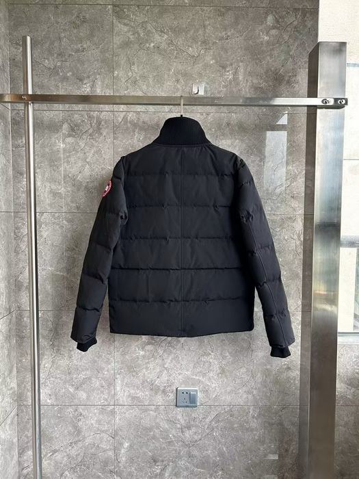 Can*a Go*e coat-252