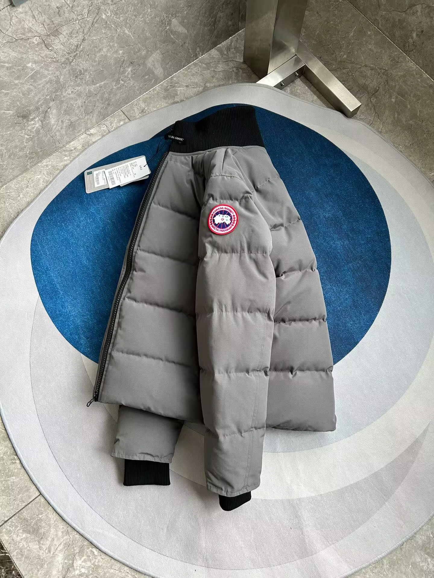 Can*a Go*e coat-250