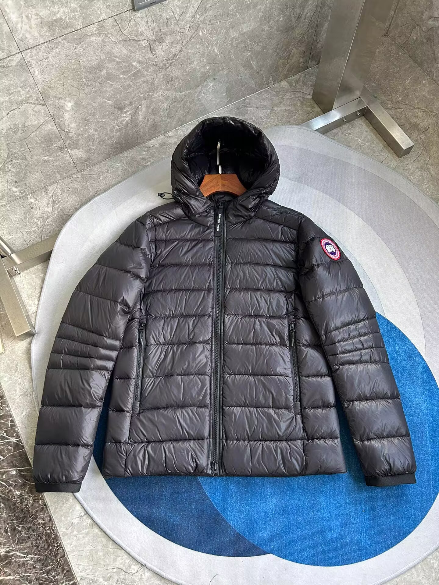 Can*a Go*e coat-258