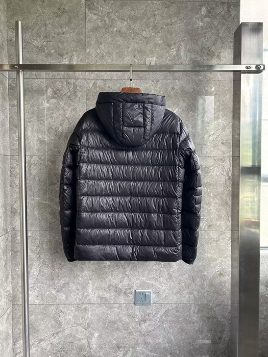 Can*a Go*e coat-262