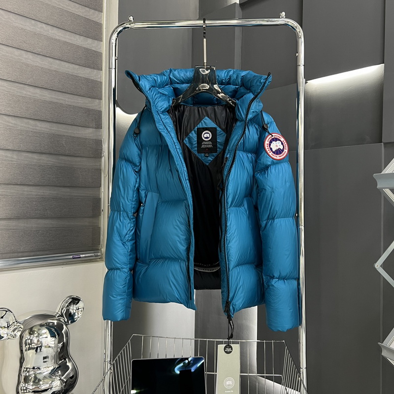 Can*a Go*e coat-296