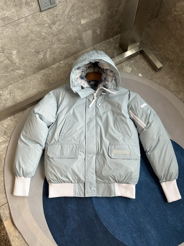 Can*a Go*e coat-307
