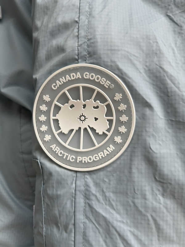 Can*a Go*e coat-307