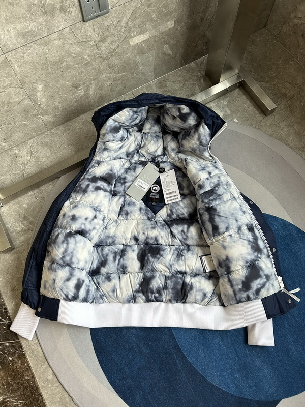Can*a Go*e coat-310