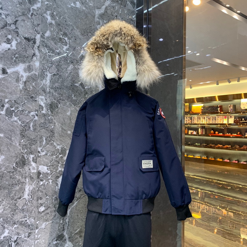 Can*a Go*e coat-317
