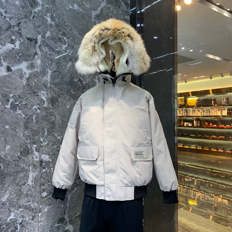 Can*a Go*e coat-320
