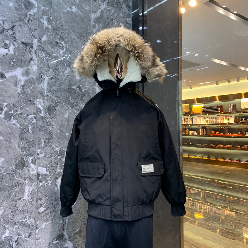 Can*a Go*e coat-323