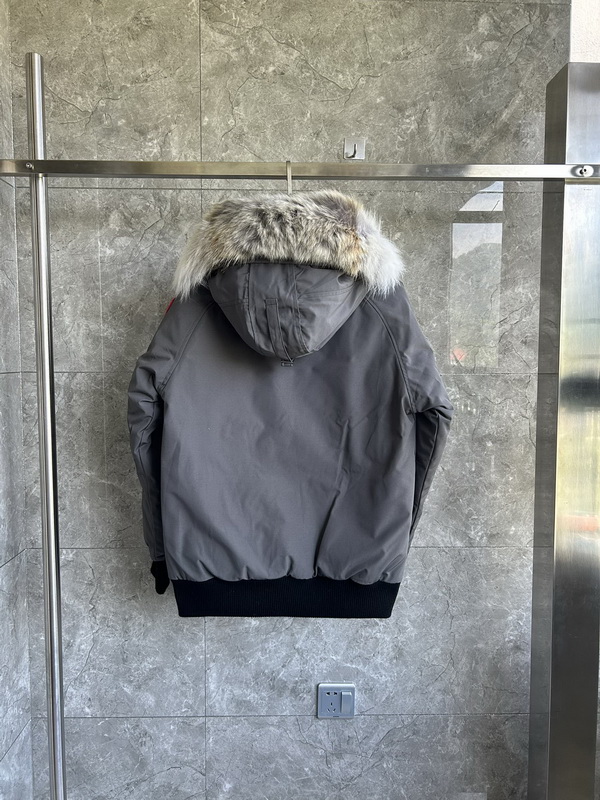 Can*a Go*e coat-330