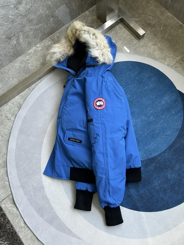Can*a Go*e coat-342
