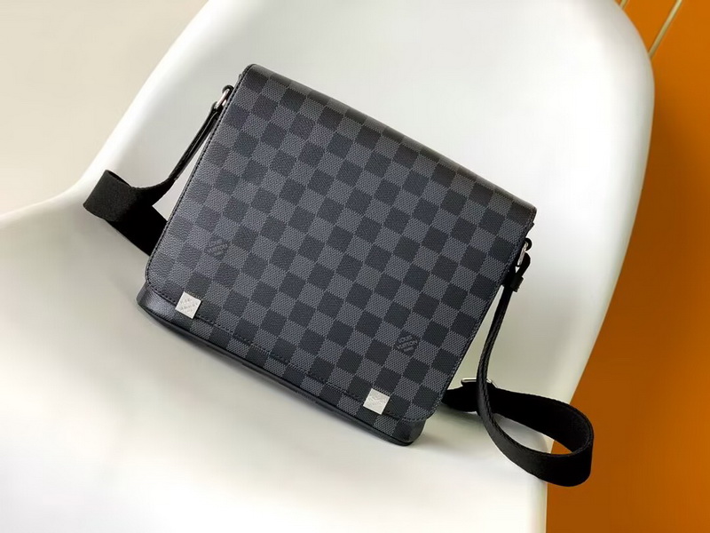 LV Handbags AAAA(Men)-151