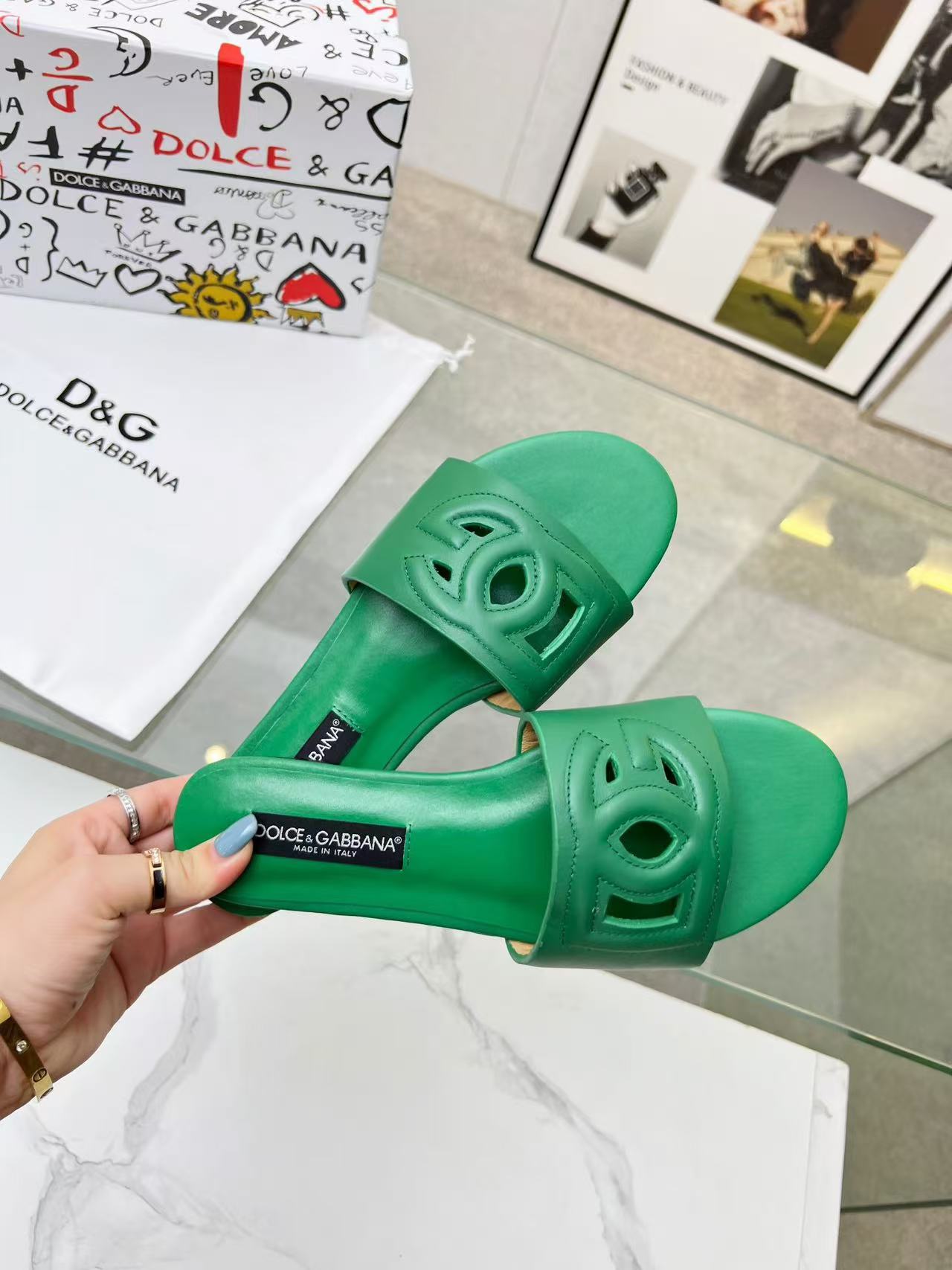 D&G Slippers Women(AAA)-003