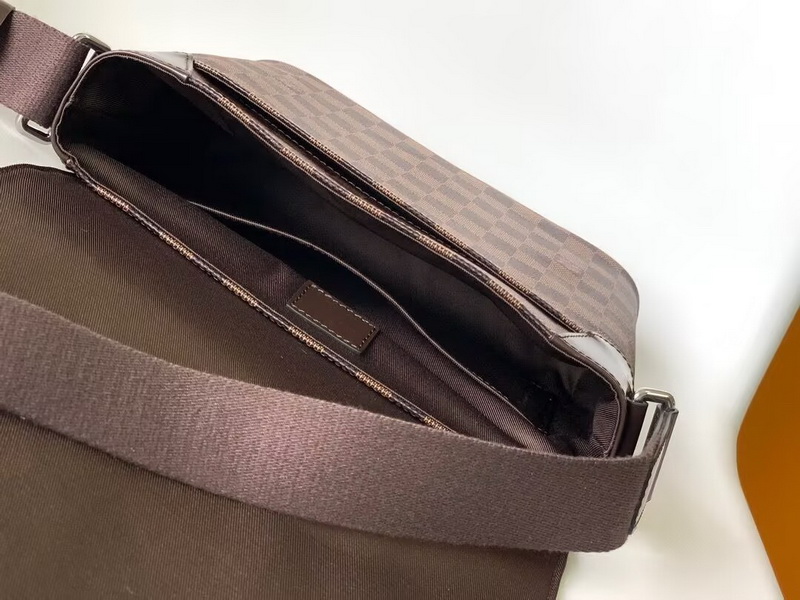 LV Handbags AAAA(Men)-150