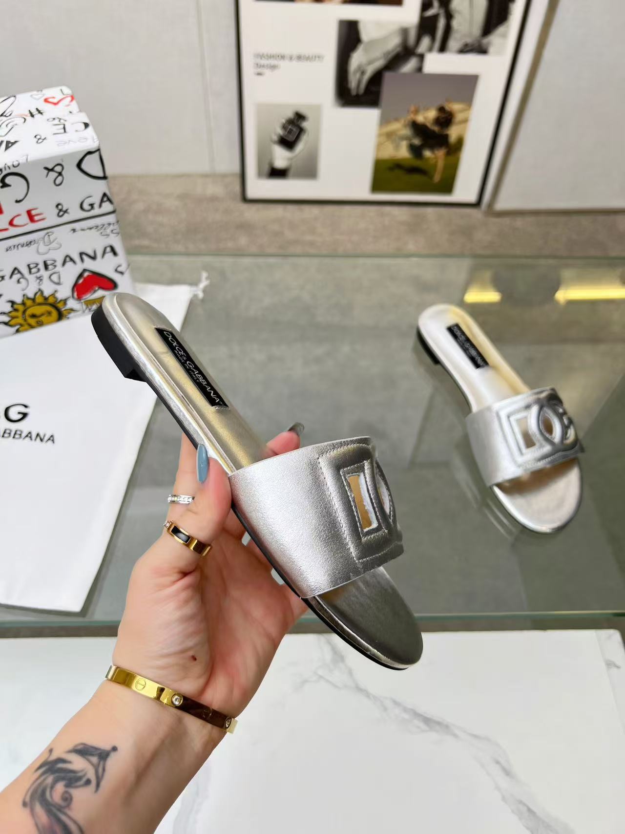 D&G Slippers Women(AAA)-005
