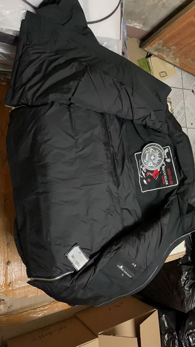 Moose Knuckles Coat-001
