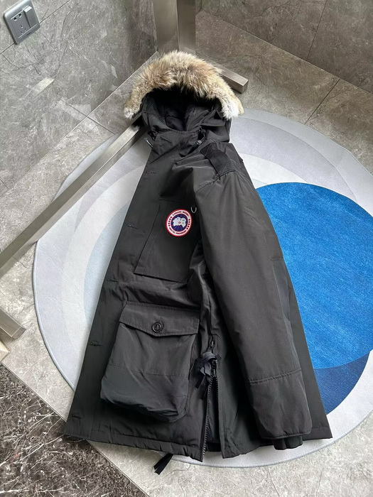 Can*a Go*e coat-374
