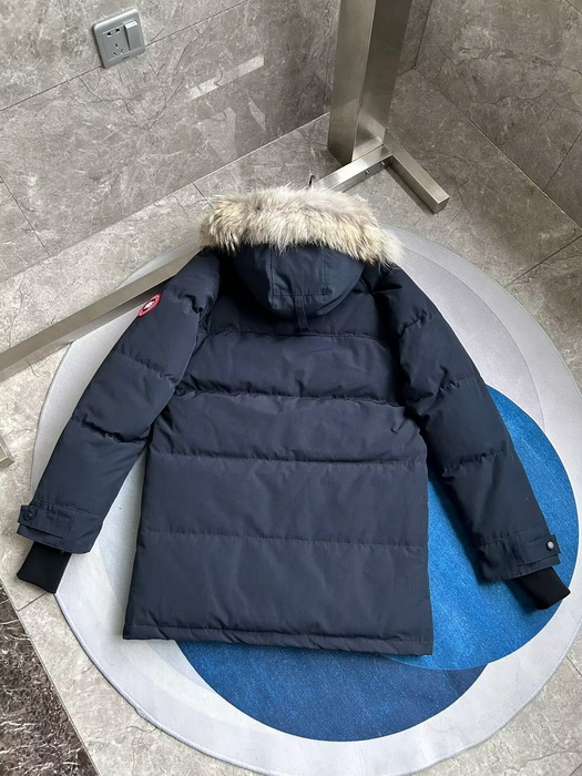 Can*a Go*e coat-368
