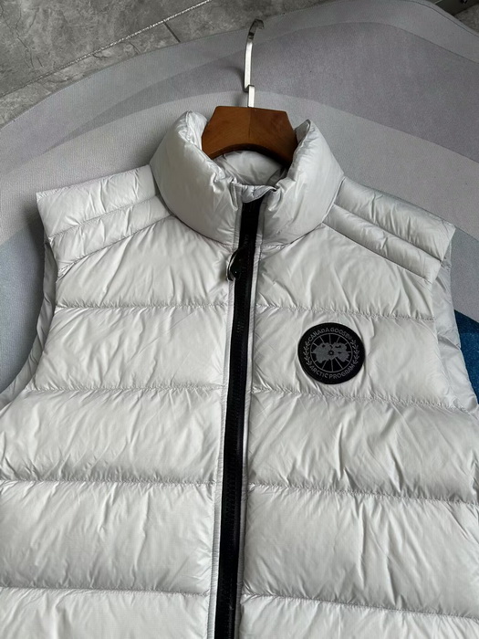 Can*a Go*e vest coat-012