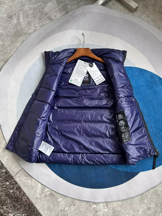 Can*a Go*e vest coat-015