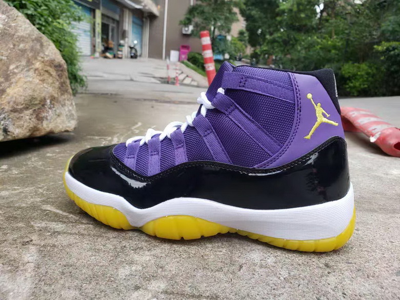 Air Jordan 11 Retro-020