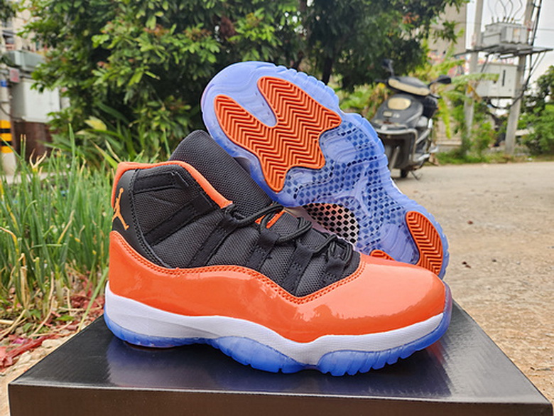 Air Jordan 11 Retro-060
