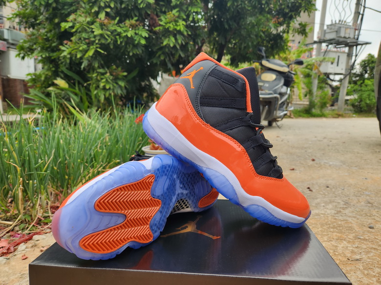 Air Jordan 11 Retro-060