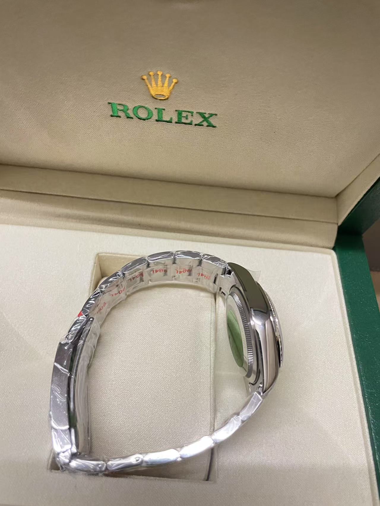 R*l*x watches-182