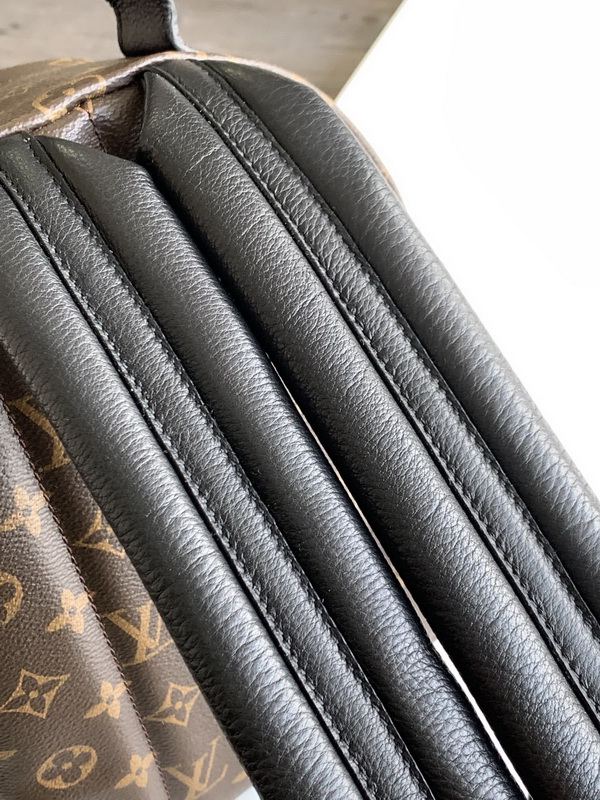 LV Backpack(AAA)-044